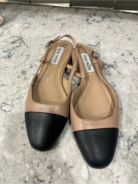 Steve Madden Nude and Black Cap-Toe Slingback Flats